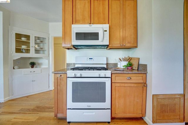 4080 Kuhnle Ave, Oakland, CA 94605