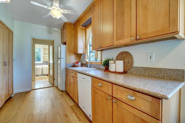 4080 Kuhnle Ave, Oakland, CA 94605
