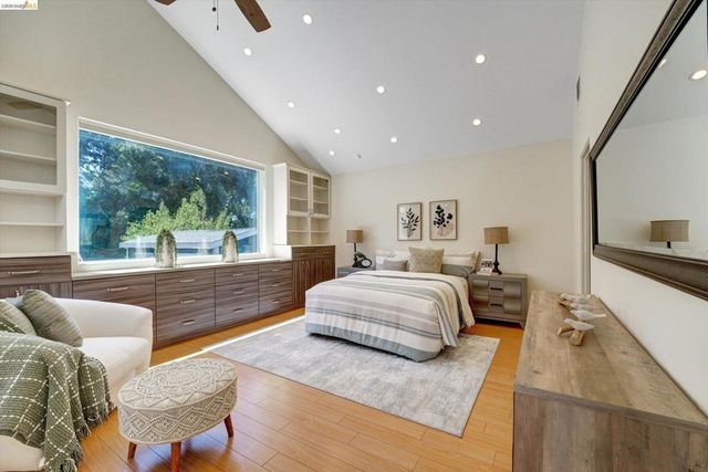 4080 Kuhnle Ave, Oakland, CA 94605