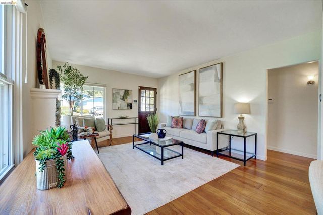 4080 Kuhnle Ave, Oakland, CA 94605