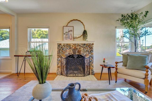 4080 Kuhnle Ave, Oakland, CA 94605