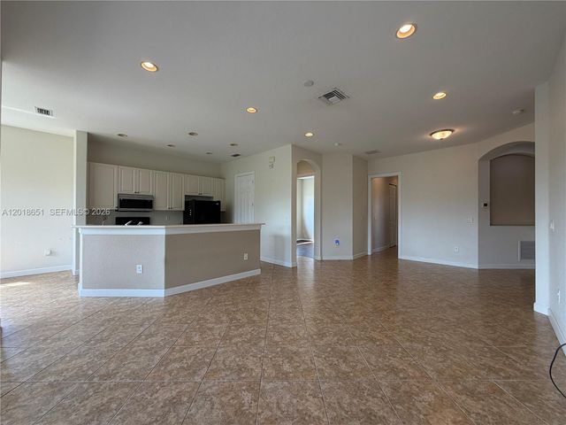 8344 NW 127th Ln 26-F, Parkland, FL 33076