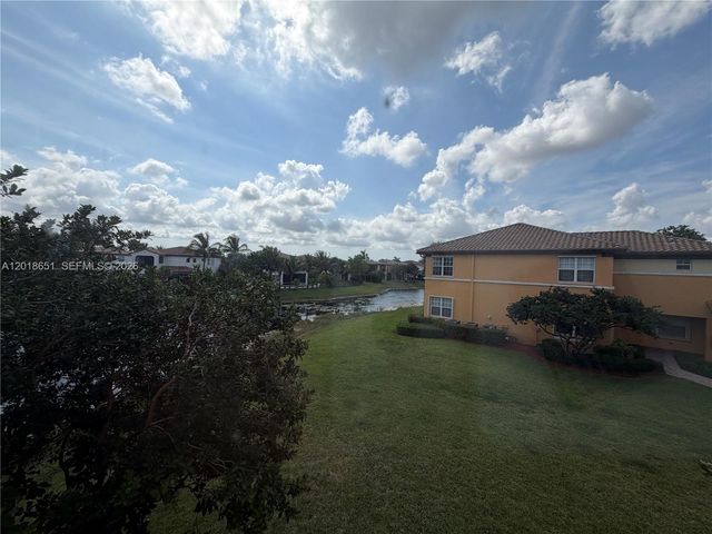 8344 NW 127th Ln 26-F, Parkland, FL 33076
