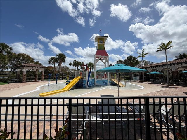 8344 NW 127th Ln 26-F, Parkland, FL 33076
