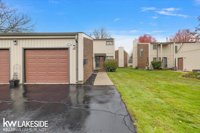 25033 Woodvale North Drive, Southfield, MI 48034