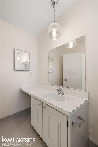 25033 Woodvale North Drive, Southfield, MI 48034