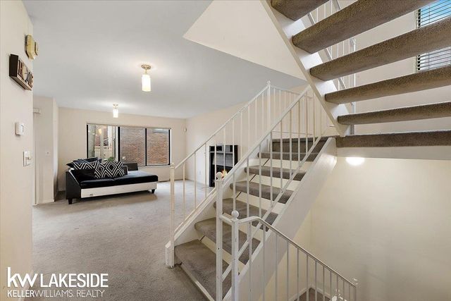 25033 Woodvale North Drive, Southfield, MI 48034