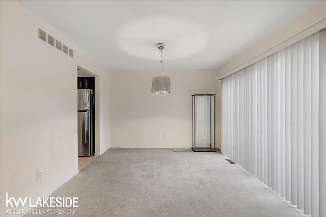 25033 Woodvale North Drive, Southfield, MI 48034