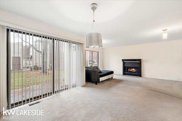 25033 Woodvale North Drive, Southfield, MI 48034