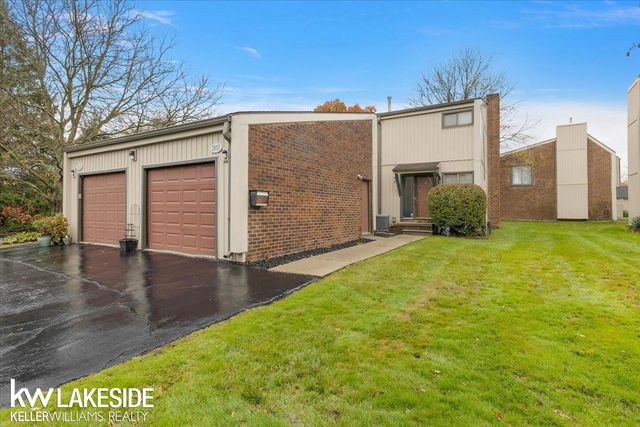 25033 Woodvale North Drive, Southfield, MI 48034