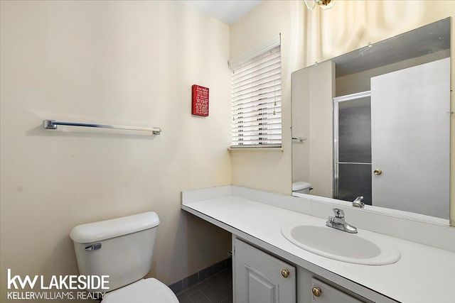 25033 Woodvale North Drive, Southfield, MI 48034