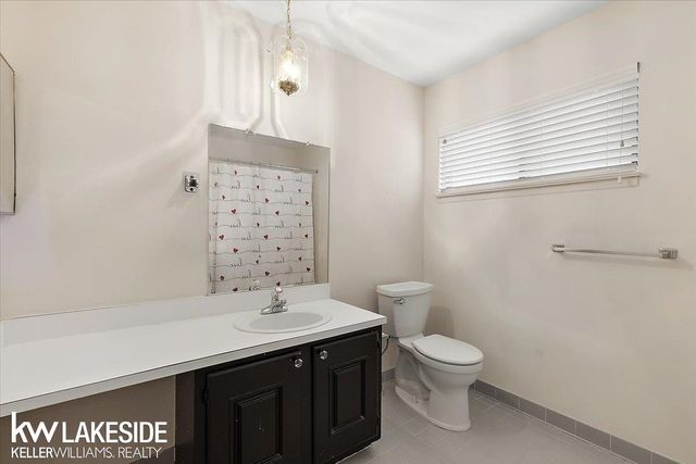 25033 Woodvale North Drive, Southfield, MI 48034