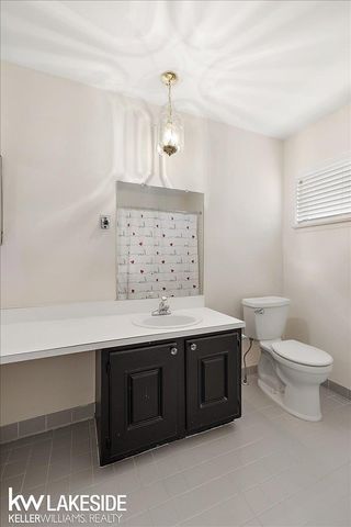 25033 Woodvale North Drive, Southfield, MI 48034