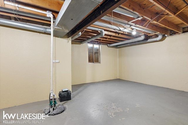 25033 Woodvale North Drive, Southfield, MI 48034