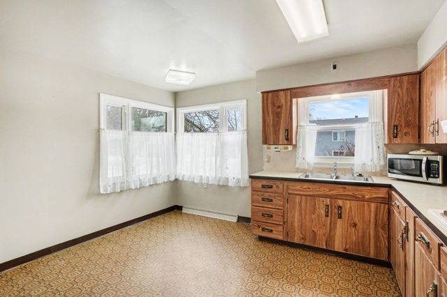 21 S Despelder Street, Grand Haven, MI 49417