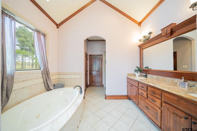 4721 Bobwhite Rd, Gilmer, TX 75645