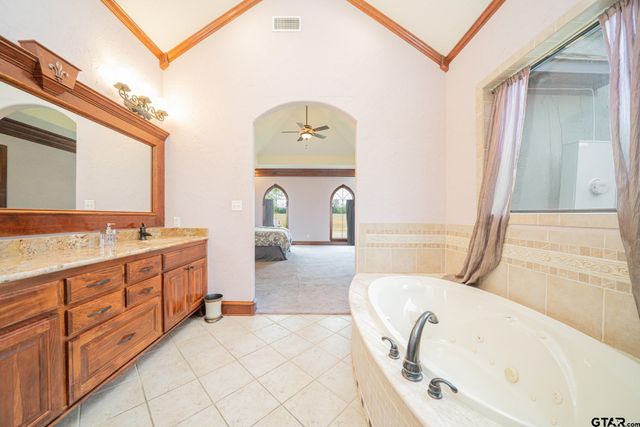4721 Bobwhite Rd, Gilmer, TX 75645