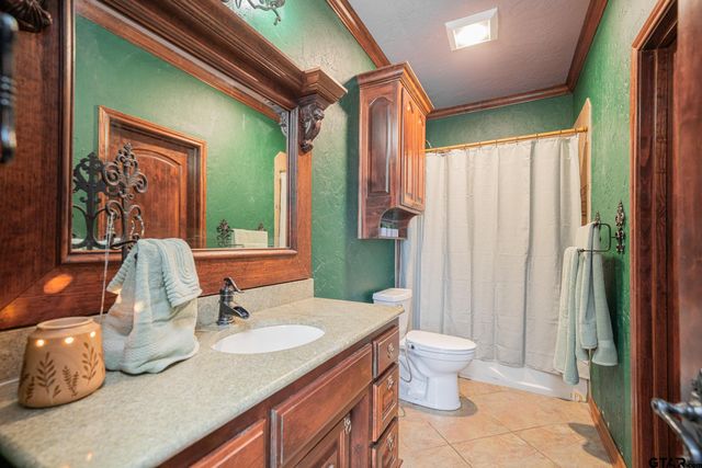 4721 Bobwhite Rd, Gilmer, TX 75645