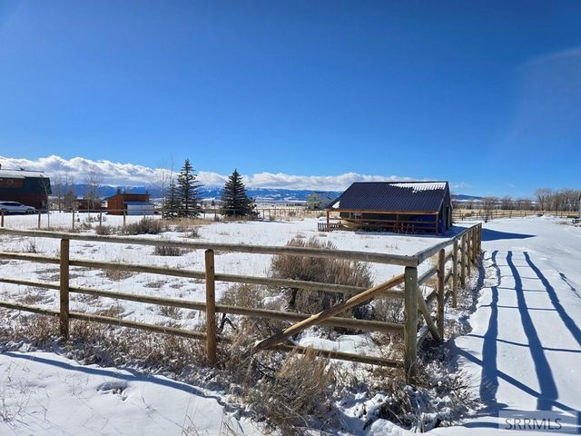 5124 Rancheros Loop, Tetonia, ID 83452