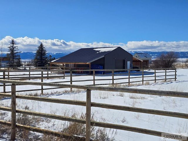 5124 Rancheros Loop, Tetonia, ID 83452