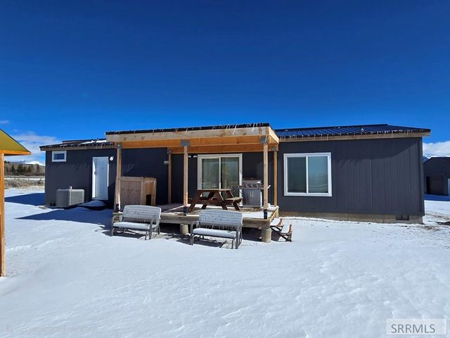 5124 Rancheros Loop, Tetonia, ID 83452