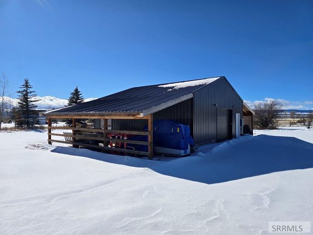 5124 Rancheros Loop, Tetonia, ID 83452