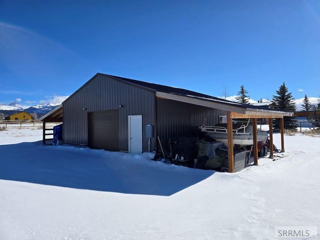 5124 Rancheros Loop, Tetonia, ID 83452