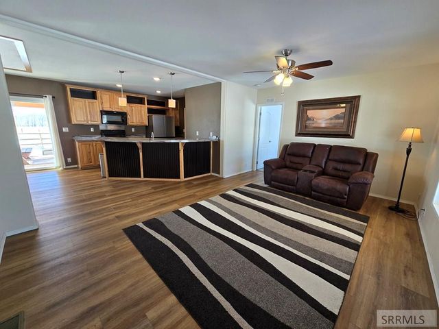 5124 Rancheros Loop, Tetonia, ID 83452