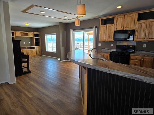 5124 Rancheros Loop, Tetonia, ID 83452