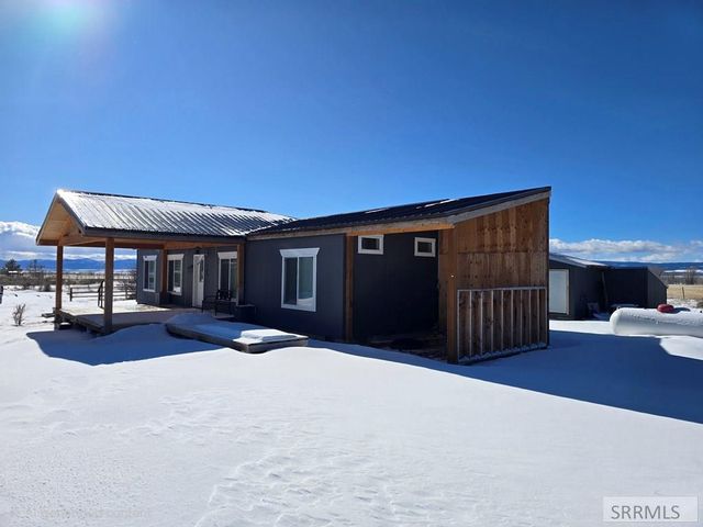 5124 Rancheros Loop, Tetonia, ID 83452