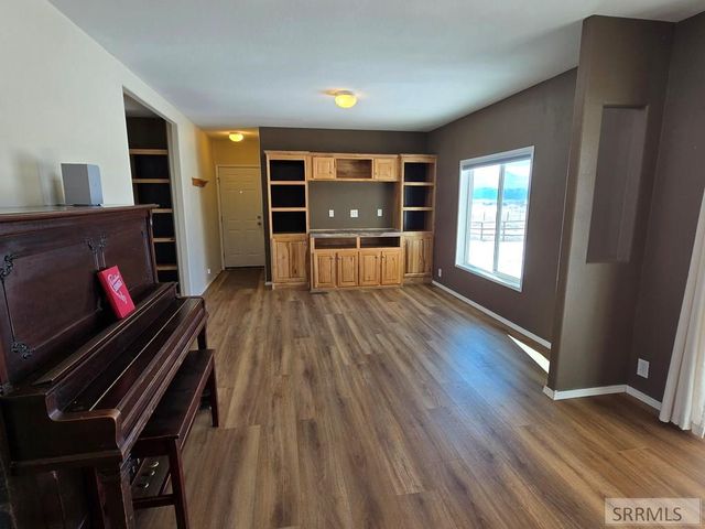 5124 Rancheros Loop, Tetonia, ID 83452