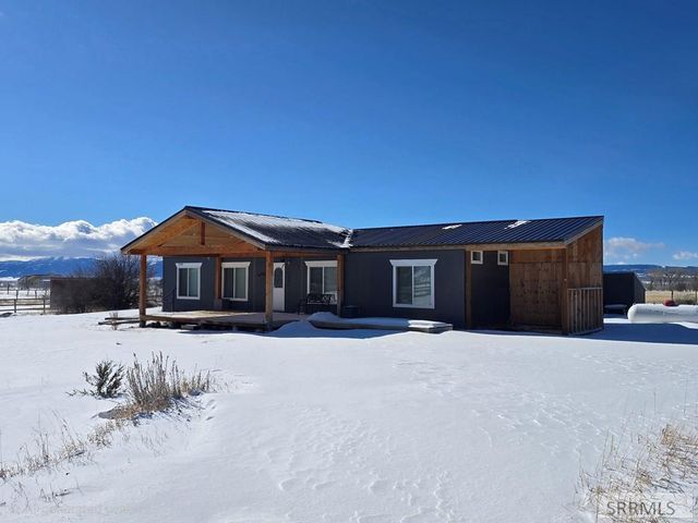 5124 Rancheros Loop, Tetonia, ID 83452