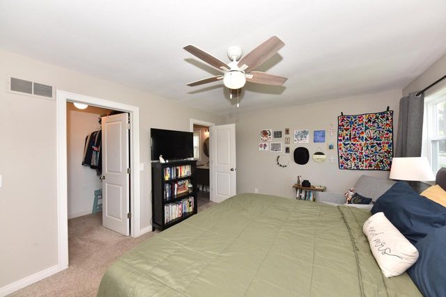 W163N10464 Ridgeview LANE, Germantown, WI 53022