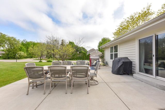W163N10464 Ridgeview LANE, Germantown, WI 53022
