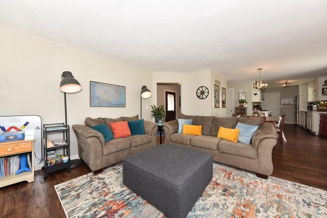 W163N10464 Ridgeview LANE, Germantown, WI 53022