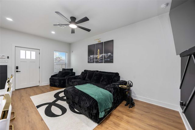 205 Boldens Street A, Houston, TX 77029
