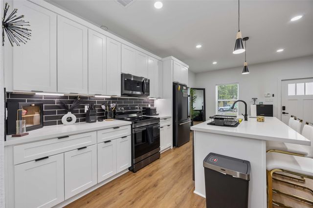 205 Boldens Street A, Houston, TX 77029