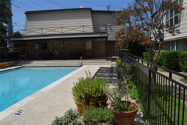 7931 Royal Lane 216, Dallas, TX 75230