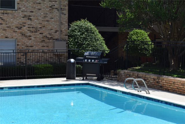 7931 Royal Lane 216, Dallas, TX 75230