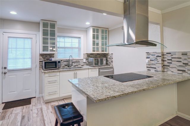 7931 Royal Lane 216, Dallas, TX 75230