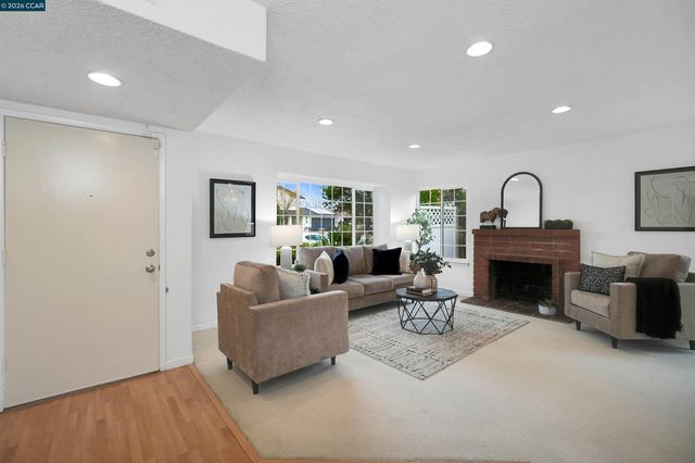 922 Coral Dr, Rodeo, CA 94572