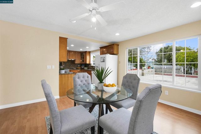 922 Coral Dr, Rodeo, CA 94572