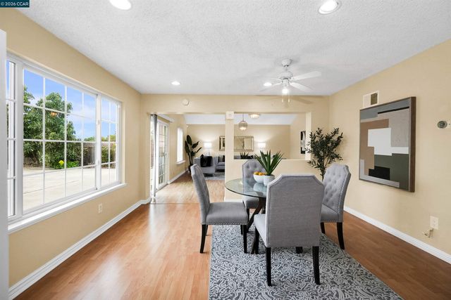 922 Coral Dr, Rodeo, CA 94572