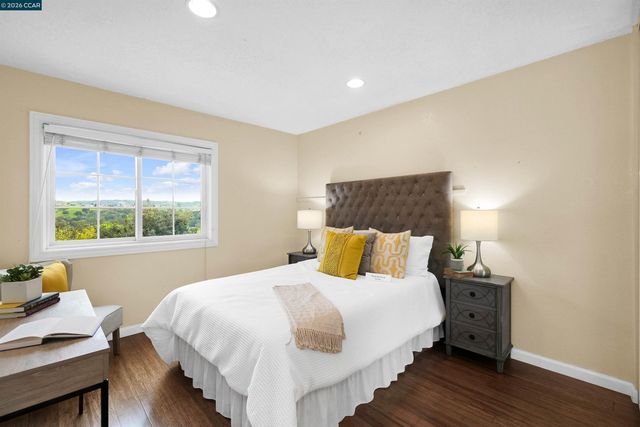 922 Coral Dr, Rodeo, CA 94572