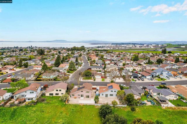 922 Coral Dr, Rodeo, CA 94572