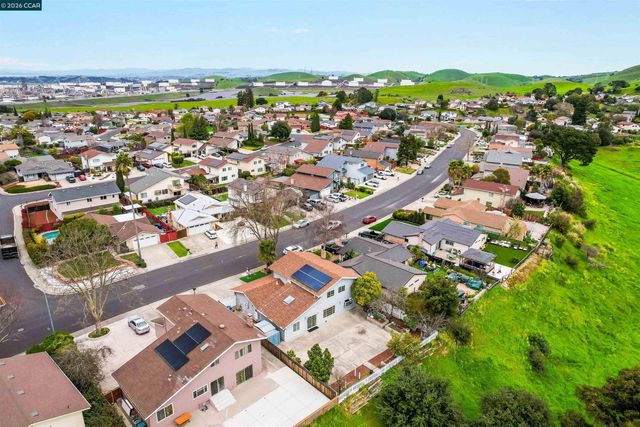 922 Coral Dr, Rodeo, CA 94572