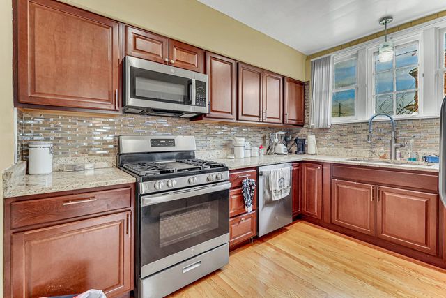 7450 S Euclid Parkway, Chicago, IL 60649