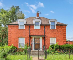 7450 S Euclid Parkway, Chicago, IL 60649