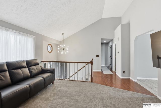 2427 Corn Drive, Papillion, NE 68046