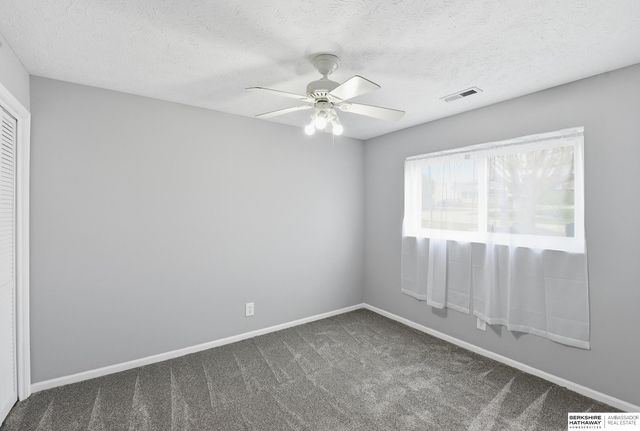 2427 Corn Drive, Papillion, NE 68046